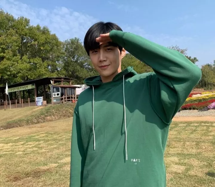 perjalanan karier Kim Seon-ho Berbagai sumber 