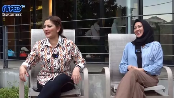 momen akrab Dina Lorenza dan Cut Keke dari berbagai sumber