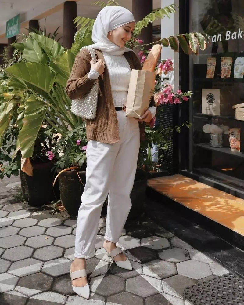 ide mix dan match outfit Rara Instagram/@rara.nawaningsih ide mix dan match outfit Rara Instagram/@rara.nawaningsih