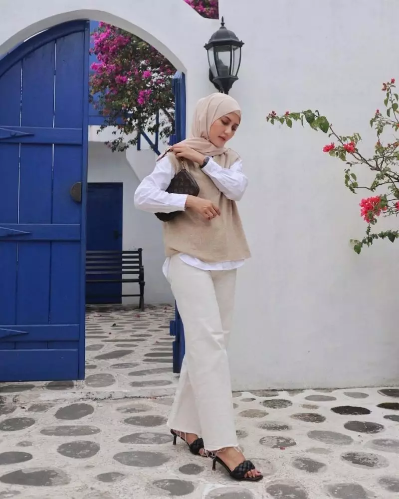 ide mix dan match outfit Rara Instagram/@rara.nawaningsih ide mix dan match outfit Rara Instagram/@rara.nawaningsih