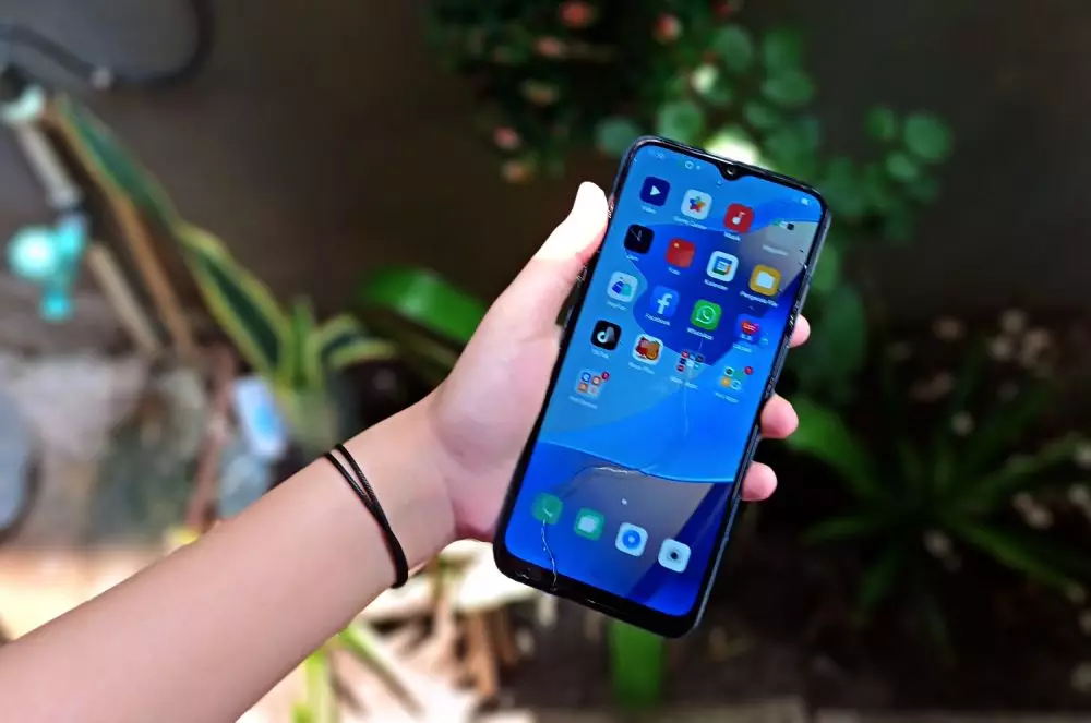 Oppo A16 tanaman hias © 2021 brilio.net