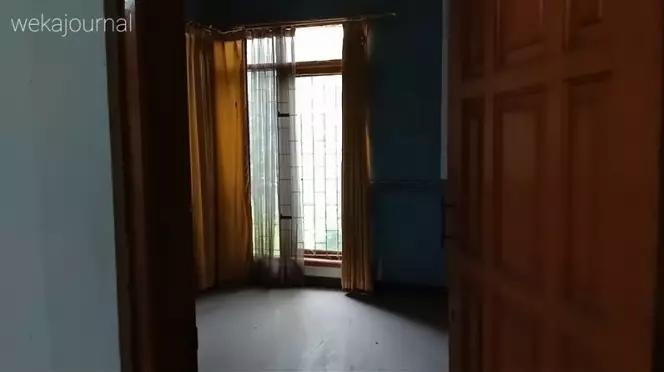 rumah terbengkalai milik mantan artis cilik © 2021 brilio.net YouTube