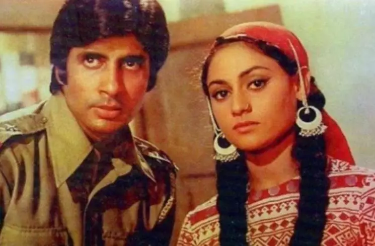 Potret masa muda Amitabh Bachchan dari berbagai sumber