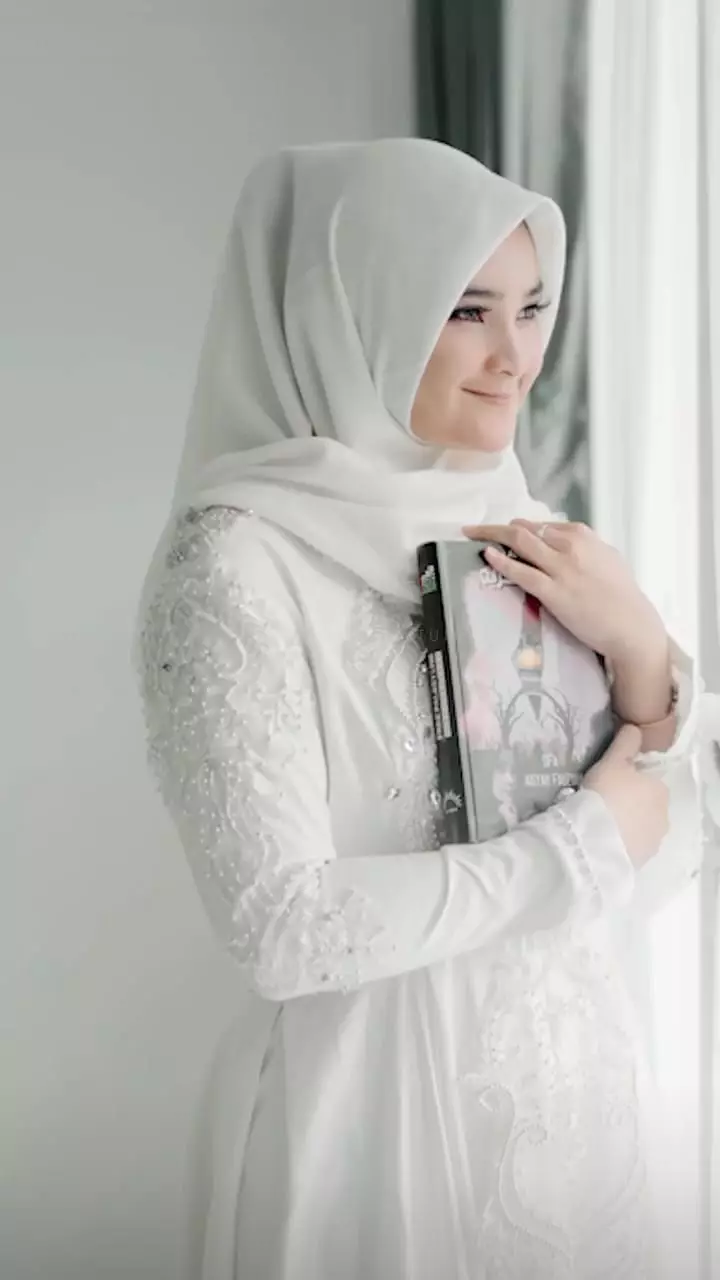 momen pengajian dan siraman syifa © instagram