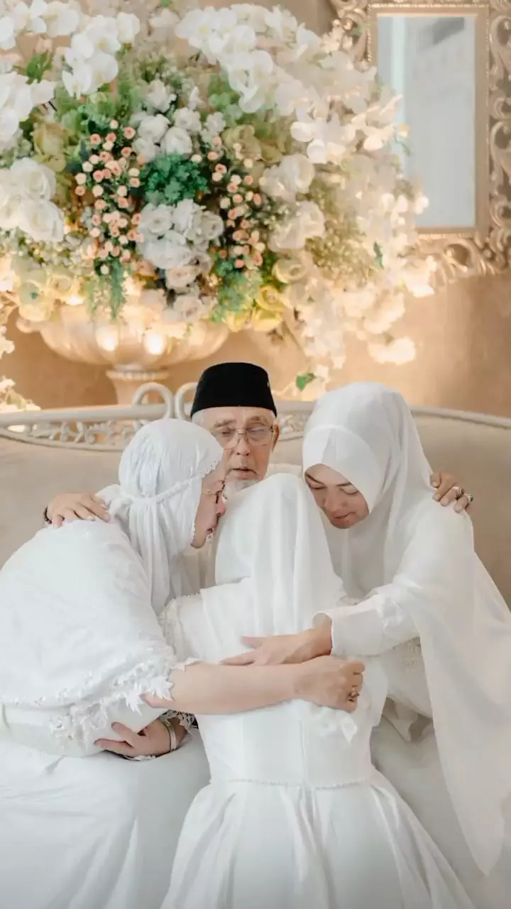 momen pengajian dan siraman syifa © instagram