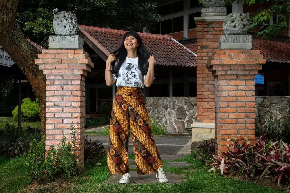 seleb kini tekuni profesi pengajar © berbagai sumber