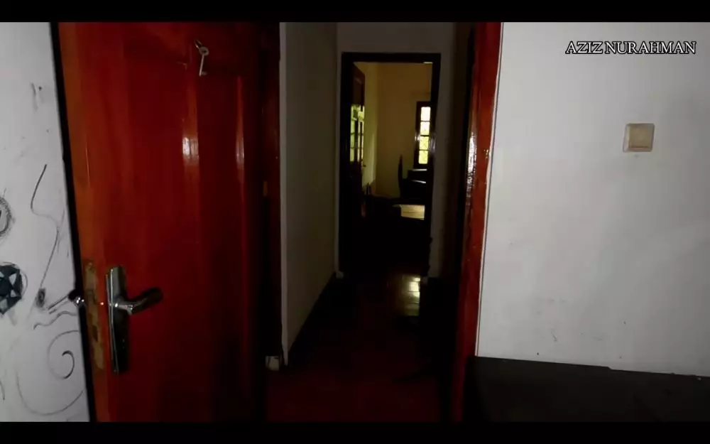 rumah mewah ada sisik ular © 2021 YouTube rumah mewah ada sisik ular © 2021 YouTube