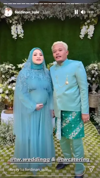 Momen tasyakuran 7 bulanan Nathalie Holscher dari berbagai sumber Momen tasyakuran 7 bulanan Nathalie Holscher dari berbagai sumber