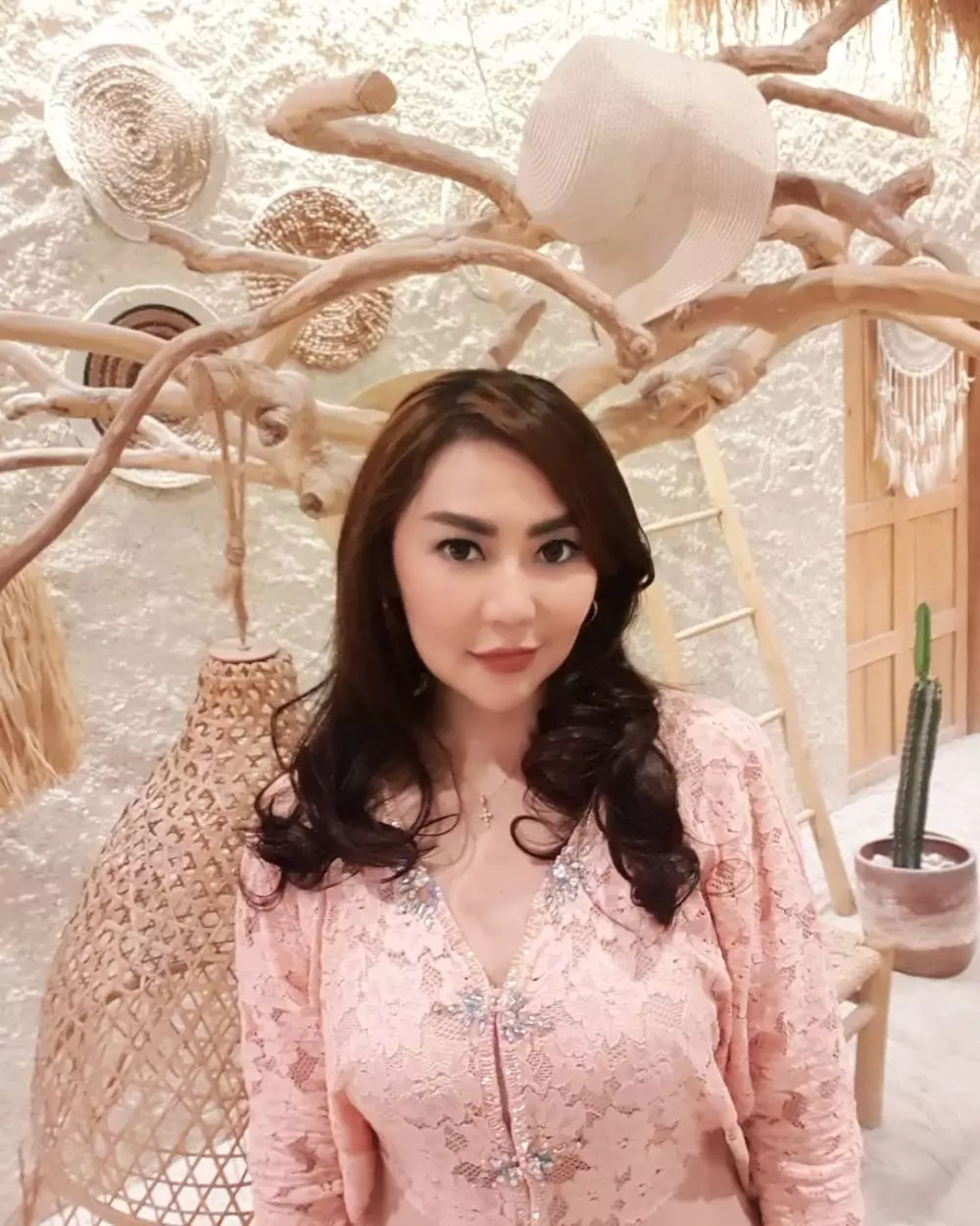 Seleb cantik jadi korban penipuan © Instagram