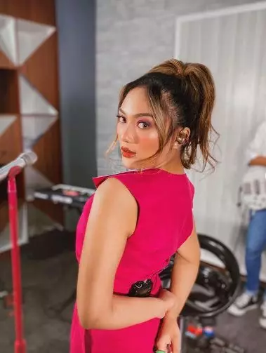 Cerita pilu perjalanan hidup Marion Jola © YouTube/Daniel Mananta Network