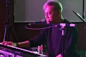 Konser dari Deheng Hills, Fariz RM bawakan sederet tembang hits