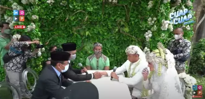 Momen akad nikah Ridho D’Academy dan Syifa © 2021 YouTube