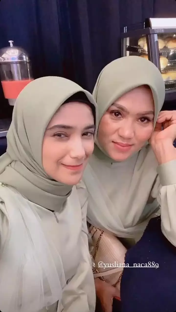 Nadya Mustika di pernikahan Ridho DA © 2021 brilio.net Nadya Mustika di pernikahan Ridho DA © 2021 brilio.net