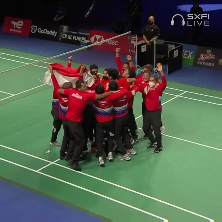 momen tim Indonesia bawa pulang Piala Thomas Twitter momen tim Indonesia bawa pulang Piala Thomas Twitter