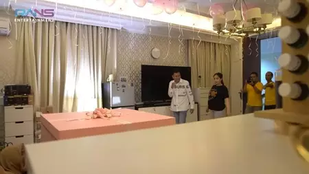 momen haru Raffi & Nagita dapat kejutan dari Rafathar © 2021 YouTube