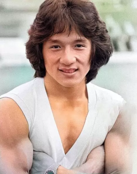 Potret masa muda aktor laga Mandarin dari berbagai sumber