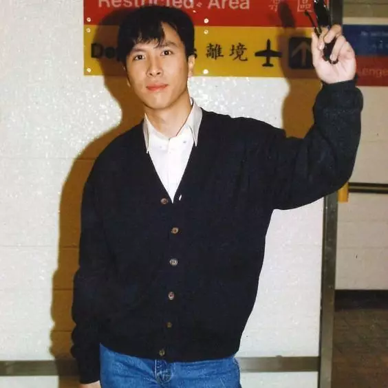 Potret masa muda aktor laga Mandarin dari berbagai sumber