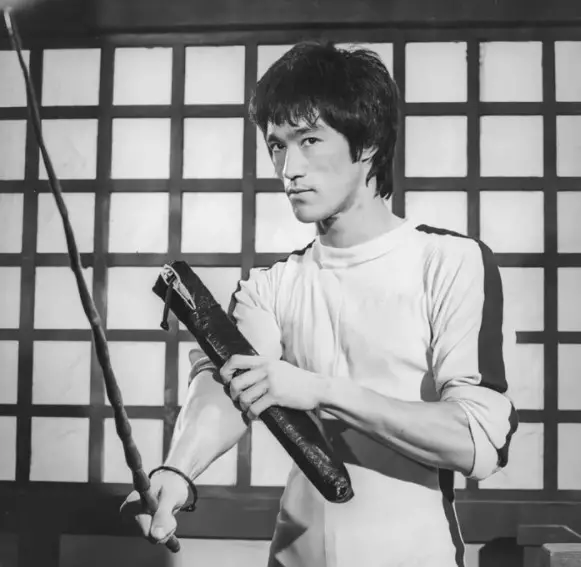 Potret masa muda aktor laga Mandarin dari berbagai sumber