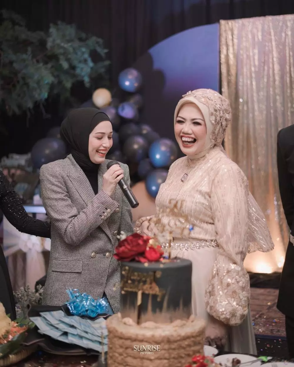 Momen ulang tahun Elly Sugigi ke-50 dari berbagai sumber Momen ulang tahun Elly Sugigi ke-50 dari berbagai sumber