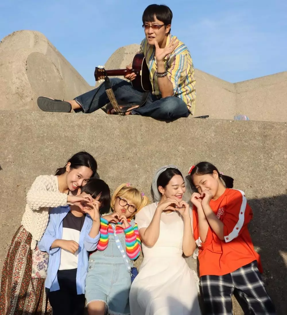 potret kompak warga gongjin © 2021 berbagai sumber