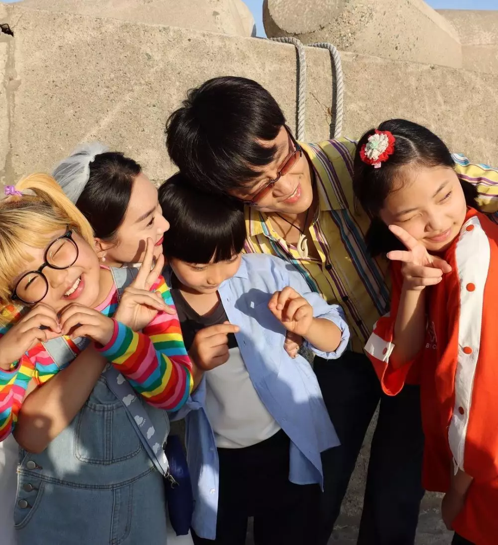 potret kompak warga gongjin © 2021 berbagai sumber