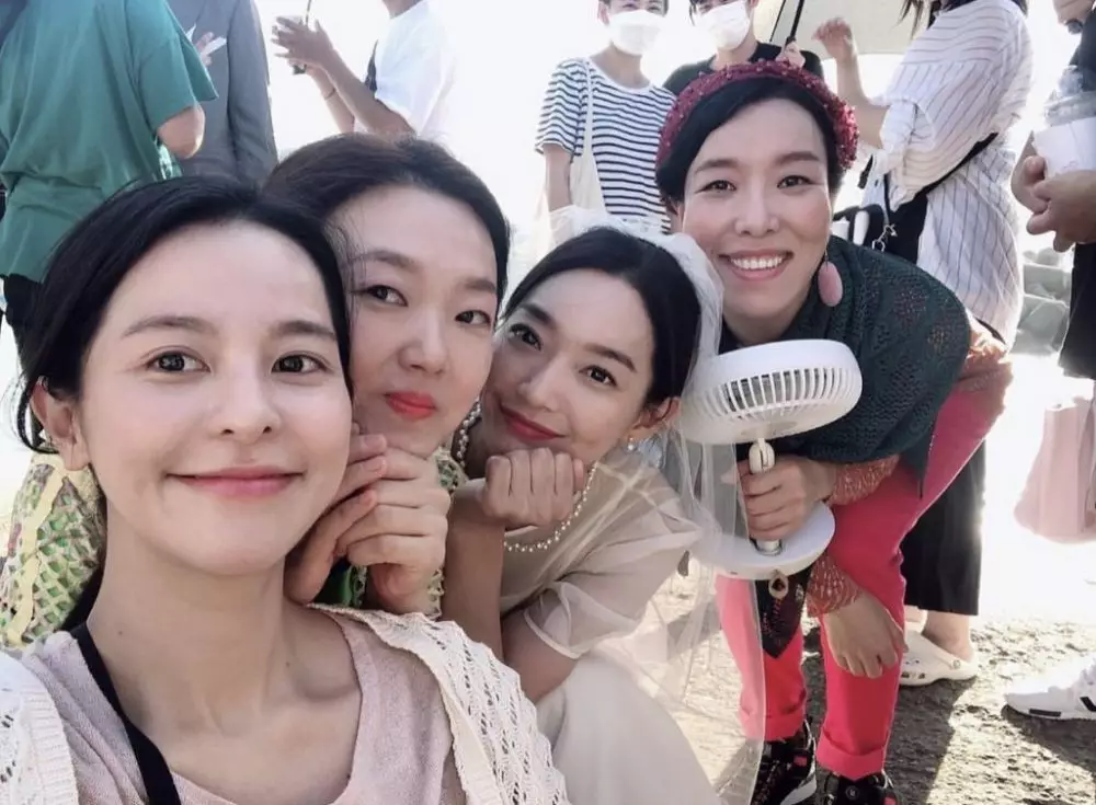 potret kompak warga gongjin © 2021 berbagai sumber