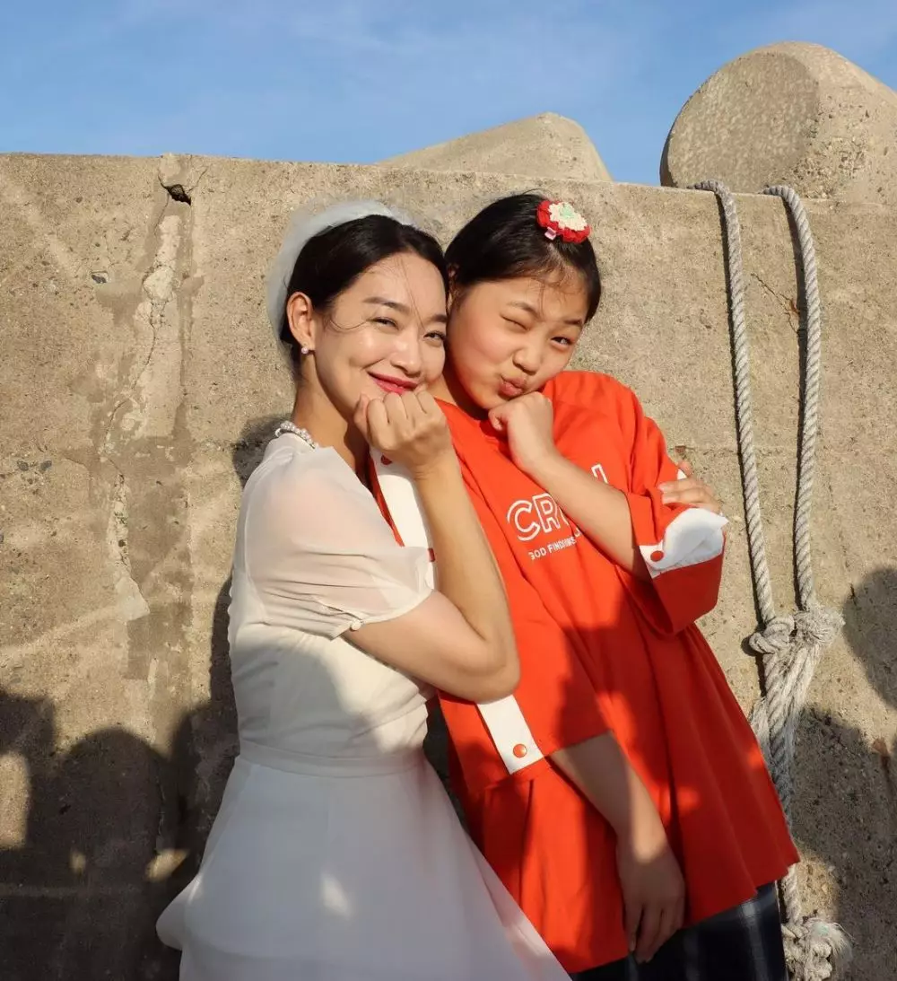 potret kompak warga gongjin © 2021 berbagai sumber