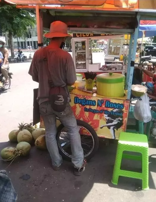 lagu dan penyanyi jadi nama warung lucu © 2021 twitter.com