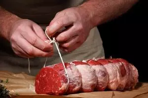 Makan daging merah ternyata bisa membangkitkan mood, kamu wajib tahu 