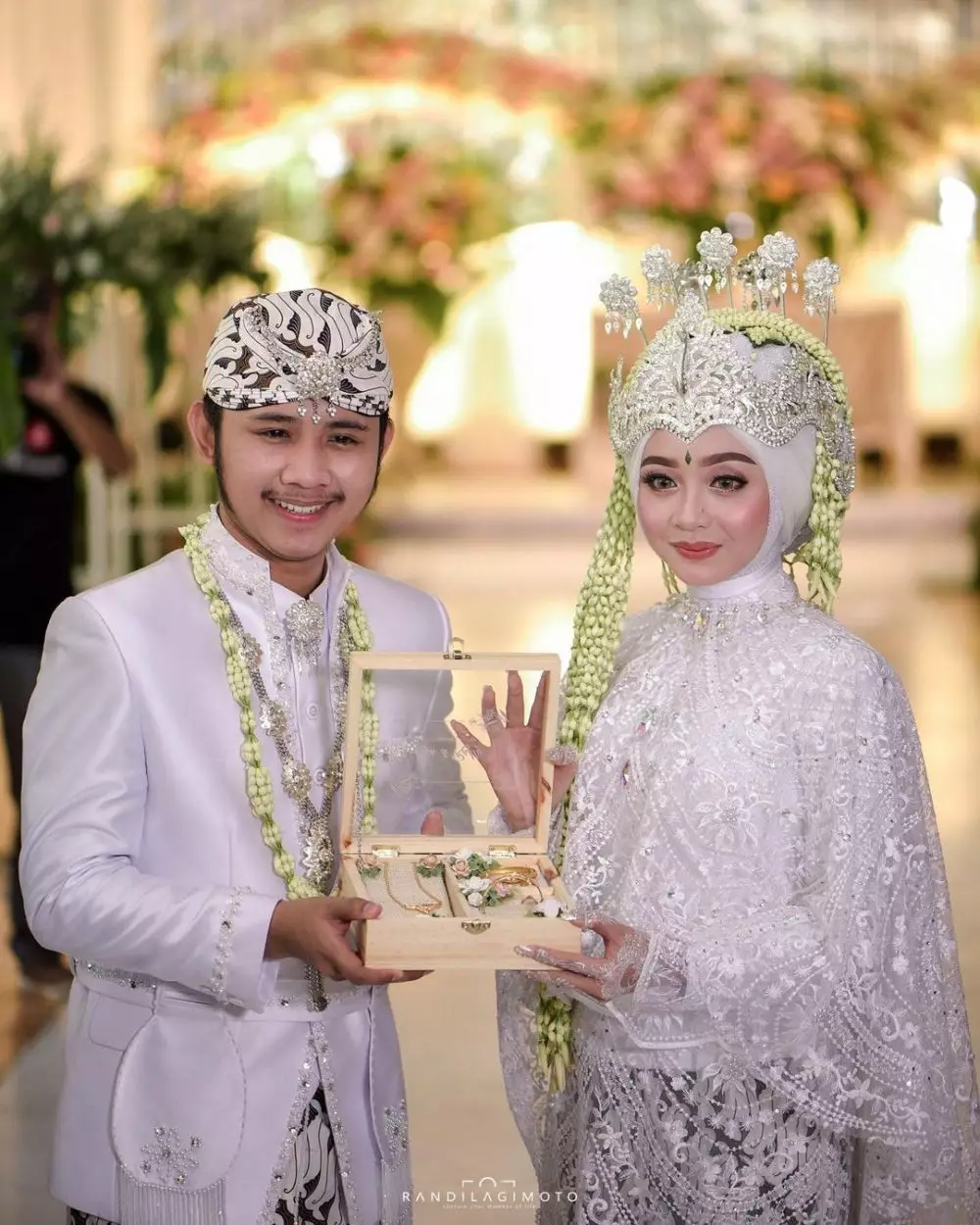pedangdut dacademy menikah adat sunda © instagram pedangdut dacademy menikah adat sunda © instagram