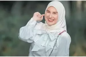 Menu MPASI pertama ala 7 pesinetron ini bikin anak semangat makan