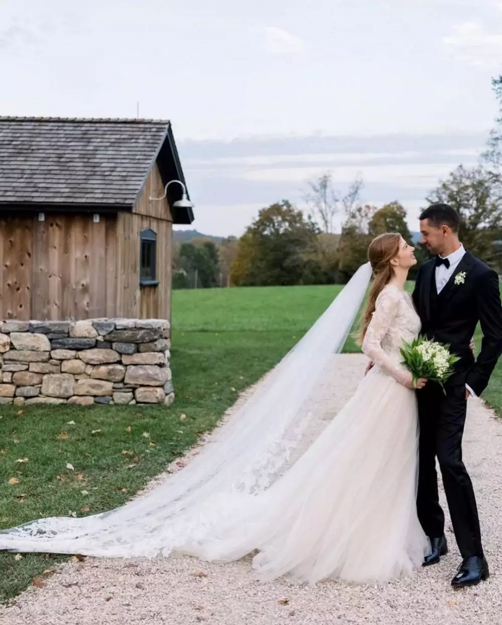 potret pernikahan anak Bill Gates dari berbagai sumber