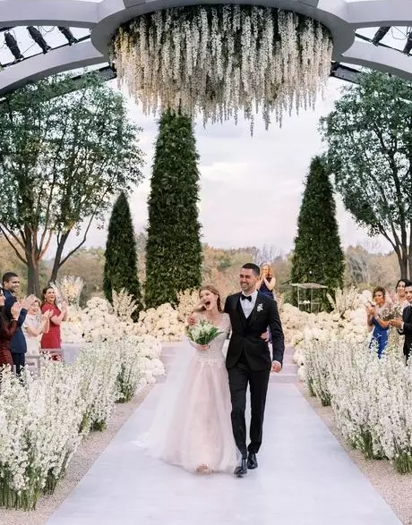 potret pernikahan anak Bill Gates dari berbagai sumber