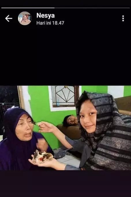 potret lucu kecolok © 2021 Berbagai Sumber potret lucu kecolok © 2021 Berbagai Sumber