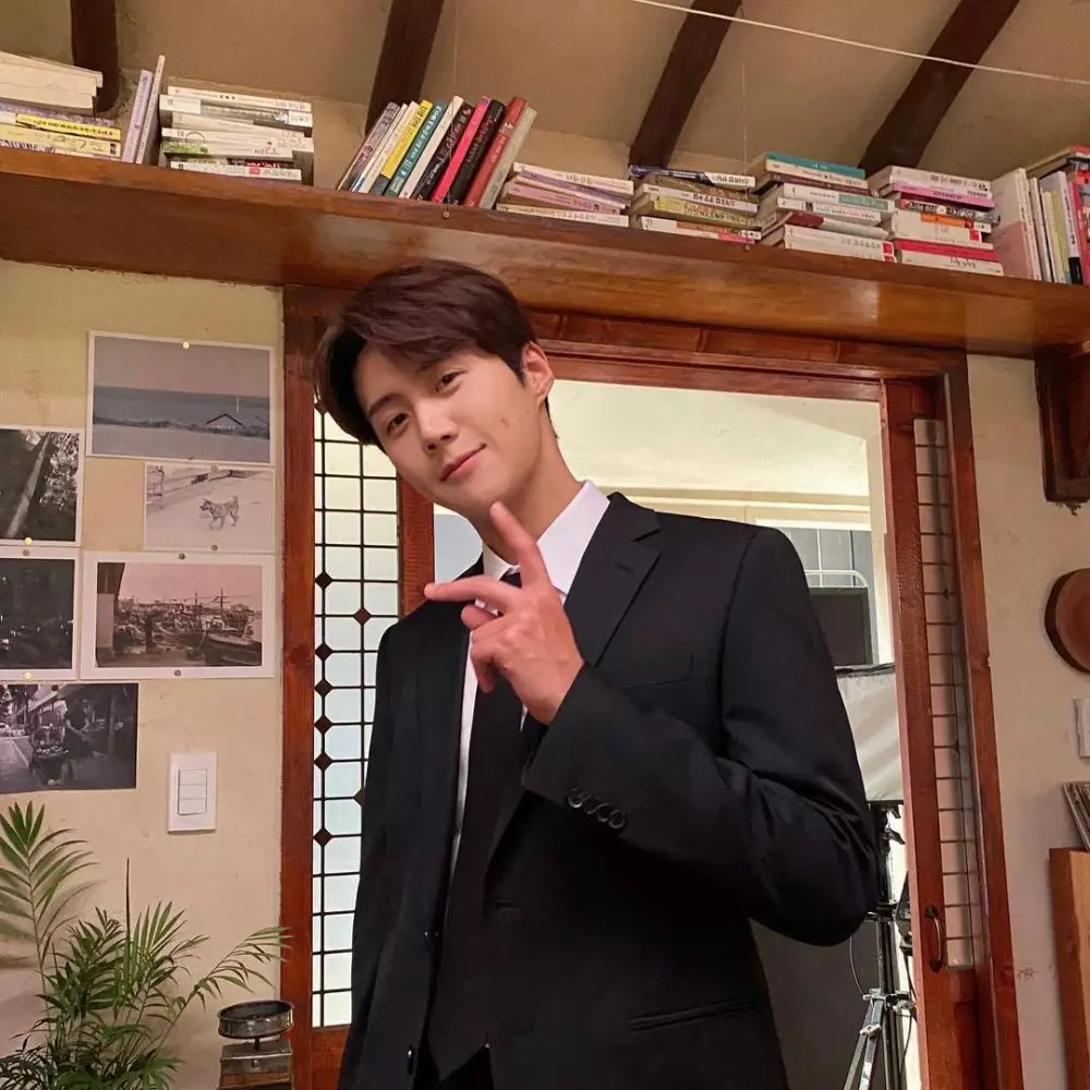 Kim Seon-ho sampaikan permintaan maaf © Instagram Kim Seon-ho sampaikan permintaan maaf © Instagram