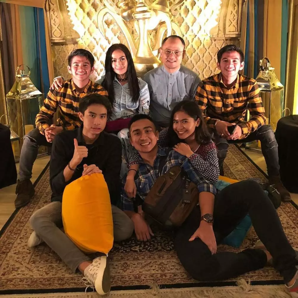 momen Iis Dahlia dampingi Rizki dan Ridho DA © berbagai sumber momen Iis Dahlia dampingi Rizki dan Ridho DA © berbagai sumber