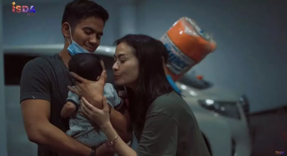 momen Iis Dahlia dampingi Rizki dan Ridho DA © berbagai sumber momen Iis Dahlia dampingi Rizki dan Ridho DA © berbagai sumber