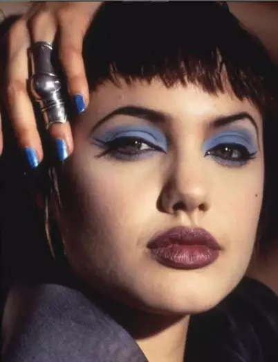 Angelina Jolie awal karier © 2021 brilio.net Angelina Jolie awal karier © 2021 brilio.net