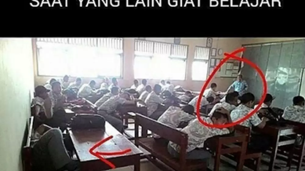 murid duduk paling belakang paling kocak © 2021 1cak.com