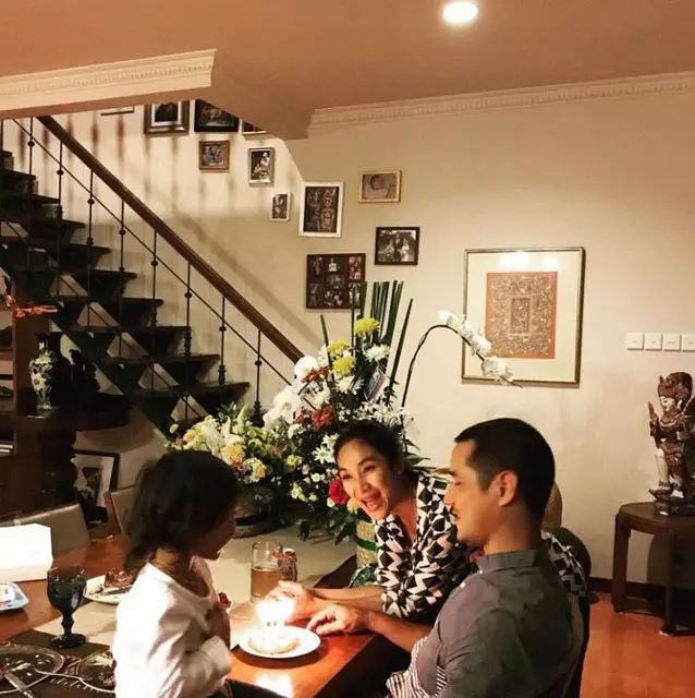 Rumah seleb bergaya tradisional berbagai sumber