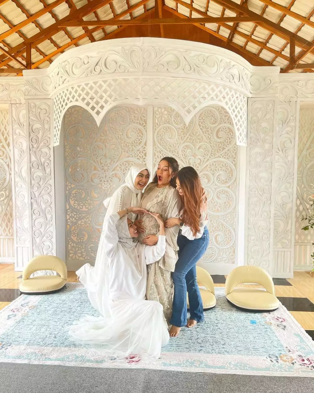 momen tasyakuran siti badriah © instagram momen tasyakuran siti badriah © instagram