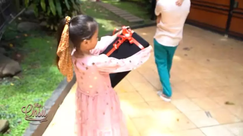 Betrand Peto beri kejutan anniversary © YouTube