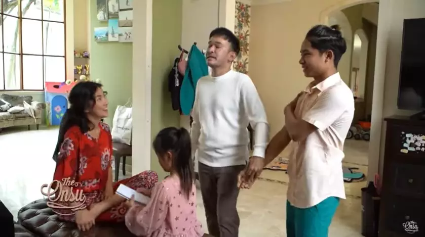 Betrand Peto beri kejutan anniversary © YouTube