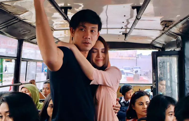 momen mesra shandy aulia dan pasangan film © berbagai sumber