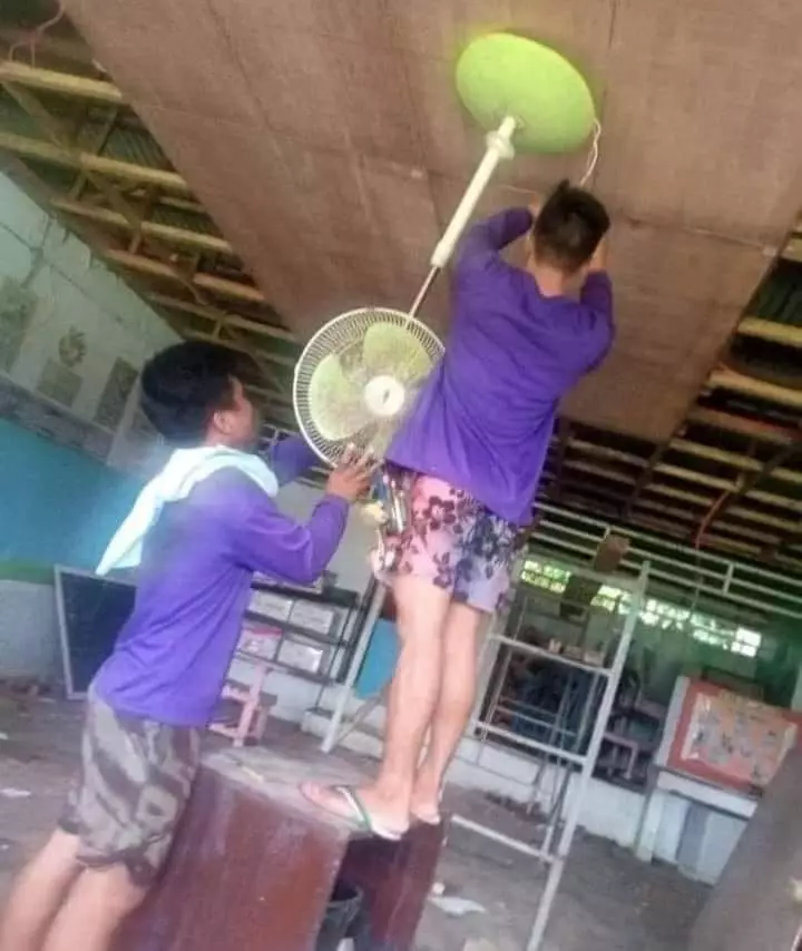 pasang kipas anginnya nyeleneh banget © 2021 1cak.com