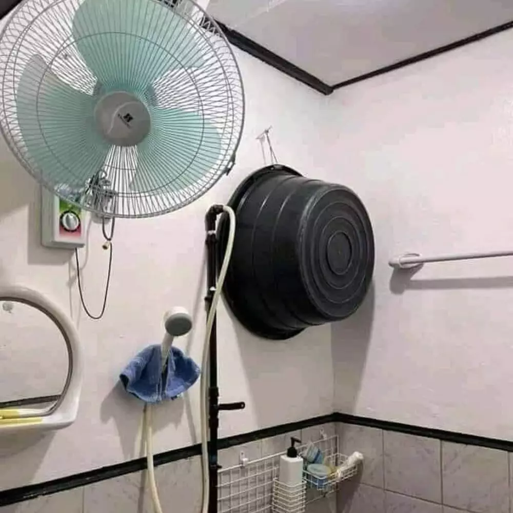 pasang kipas anginnya nyeleneh banget © 2021 1cak.com