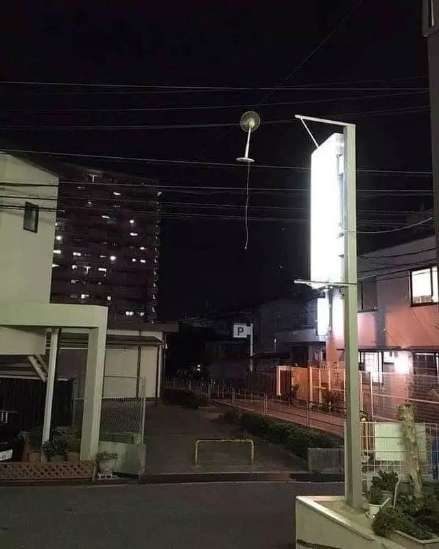 pasang kipas anginnya nyeleneh banget © 2021 1cak.com