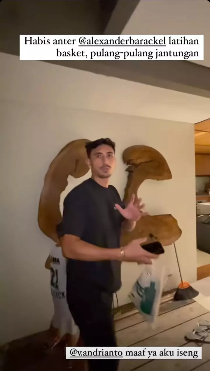 Momen manis Vincent Verhaag dan keluarga Jessica Iskandar © Instagram