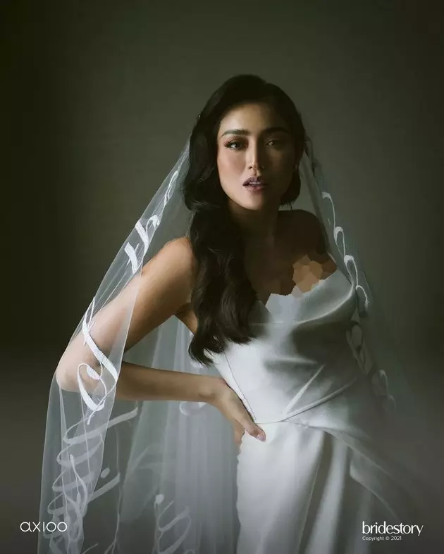 Detail gaun nikah Jessica Iskandar © Instagram