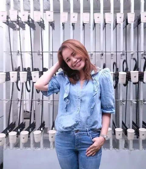 Inspirasi mix and match outfit Rossa © Instagram Inspirasi mix and match outfit Rossa © Instagram